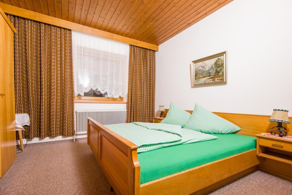 Gaestehaus Helga Scharnitz Habitación foto